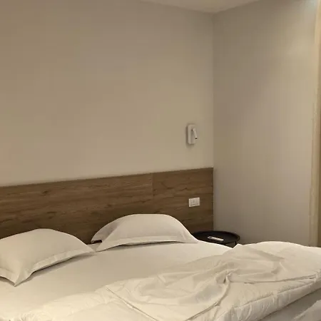 Apartment Tris *